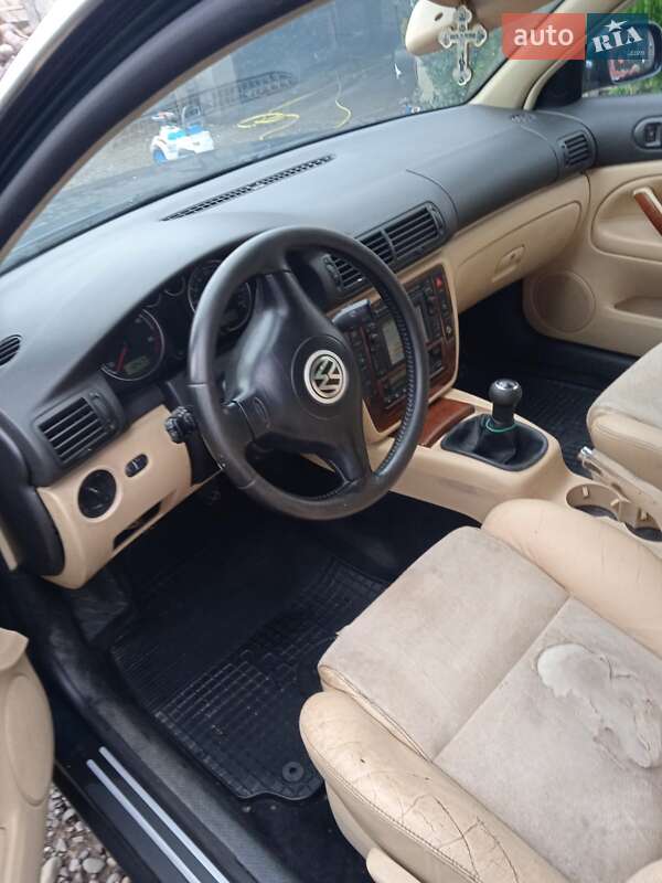 Універсал Volkswagen Passat 2000 в Виноградові