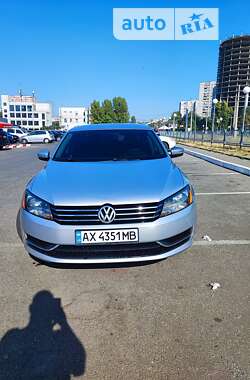 Седан Volkswagen Passat 2012 в Киеве