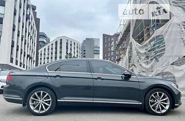 Седан Volkswagen Passat 2018 в Києві