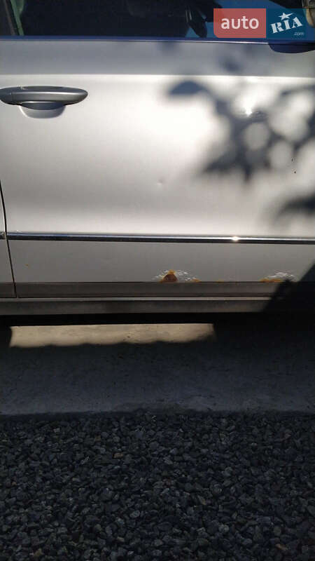 Седан Volkswagen Passat 2006 в Києві