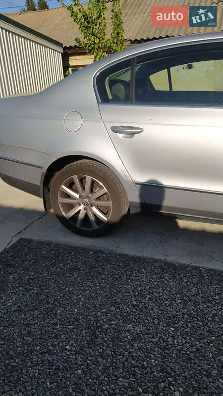 Седан Volkswagen Passat 2006 в Києві