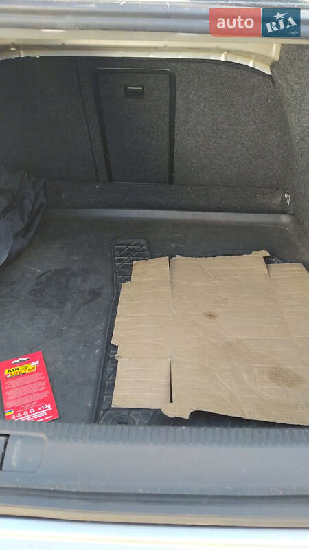 Седан Volkswagen Passat 2006 в Києві