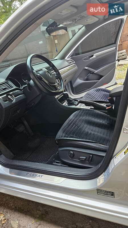 Седан Volkswagen Passat 2015 в Одессе