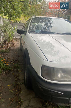 Универсал Volkswagen Passat 1993 в 