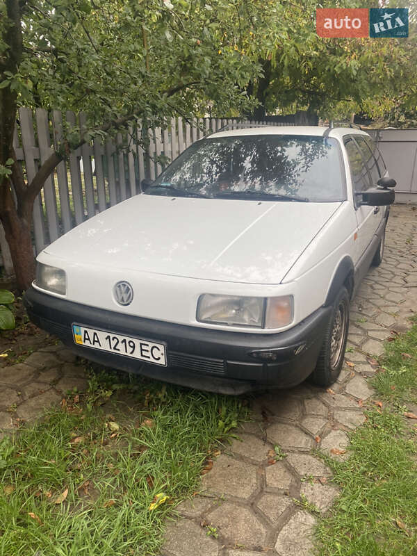 Универсал Volkswagen Passat 1993 в Тараще