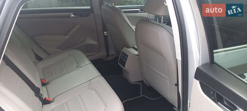 Седан Volkswagen Passat 2016 в Киеве фото 8 Седан Volkswagen Passat 2016 в Киеве