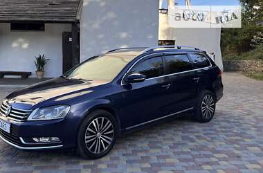 Універсал Volkswagen Passat 2011 в Дніпрі