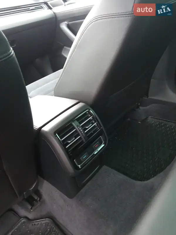 Volkswagen Passat 2017 VIN WVWZZZ3CZJE115885 фото оголошення 26 з 77