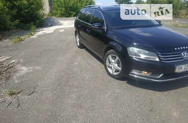 Универсал Volkswagen Passat 2011 в Ровно