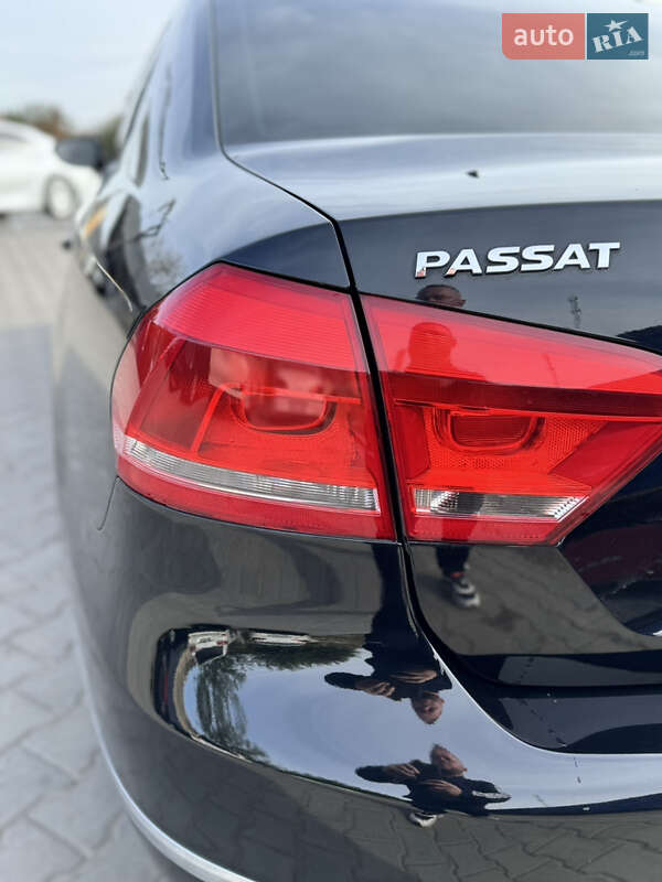Седан Volkswagen Passat 2012 в Дніпрі