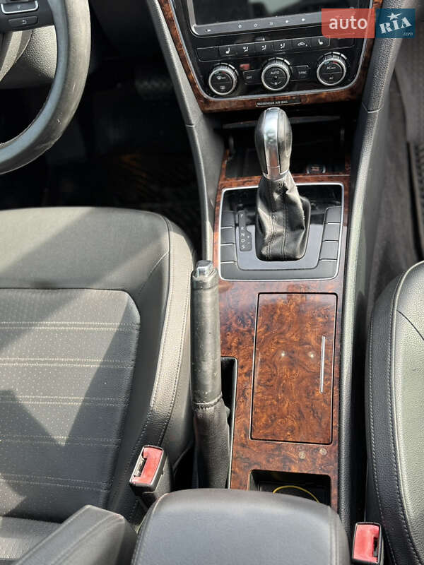 Седан Volkswagen Passat 2012 в Дніпрі