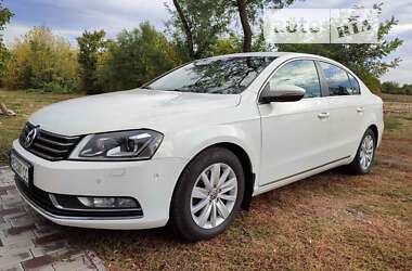 Седан Volkswagen Passat 2014 в Днепре