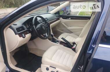 Седан Volkswagen Passat 2012 в 