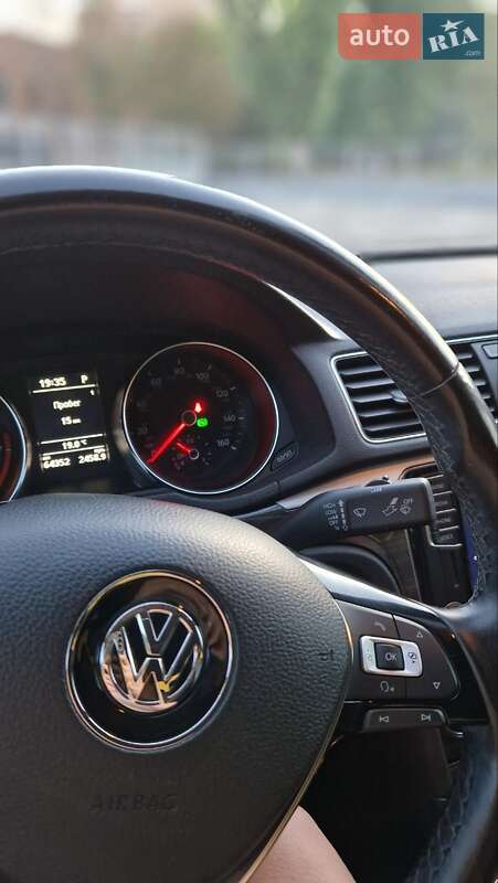 Седан Volkswagen Passat 2016 в Кропивницком