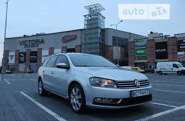 Універсал Volkswagen Passat 2012 в Львові