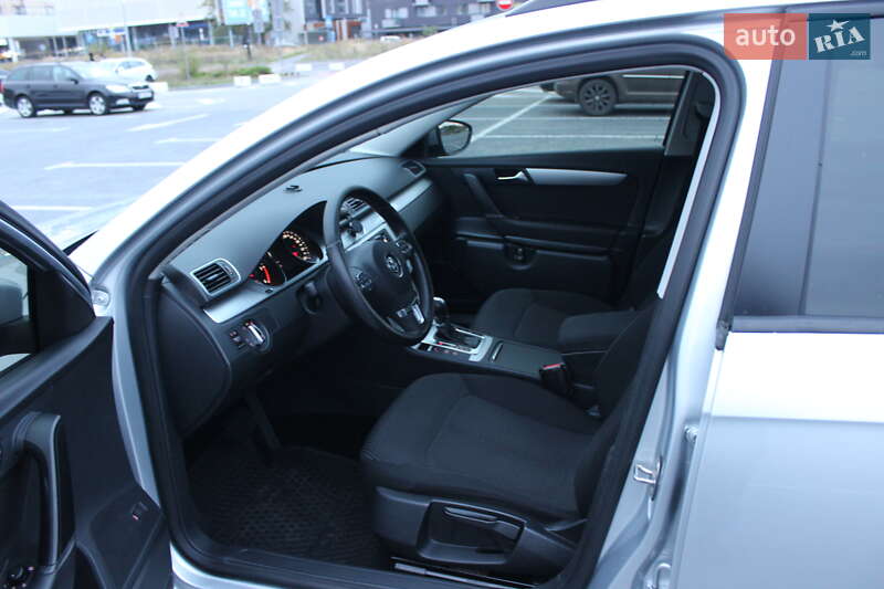 Универсал Volkswagen Passat 2012 в Львове