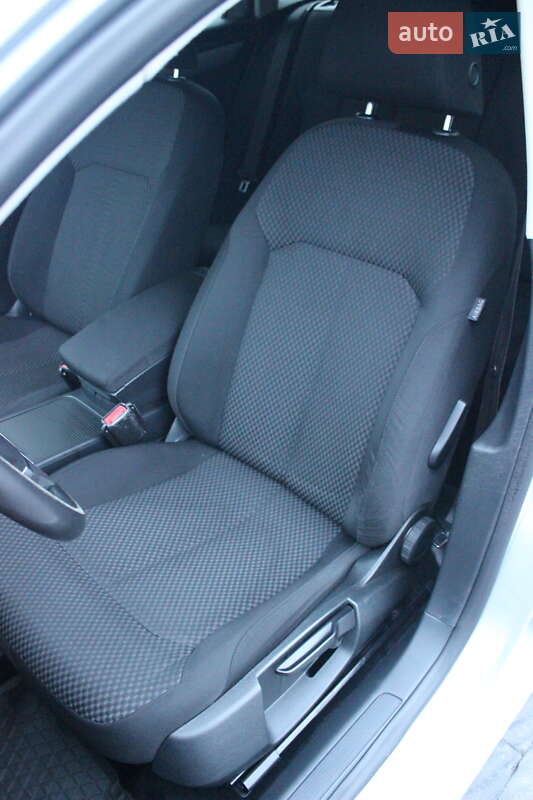 Универсал Volkswagen Passat 2012 в Львове