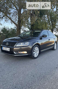 Седан Volkswagen Passat 2012 в Хмельницькому