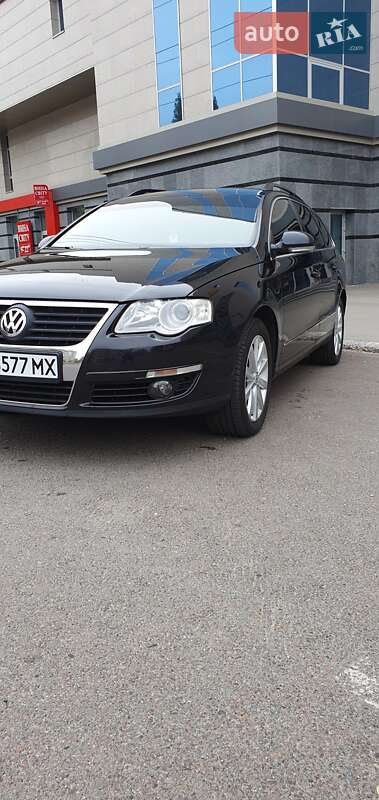 Універсал Volkswagen Passat 2009 в Харкові