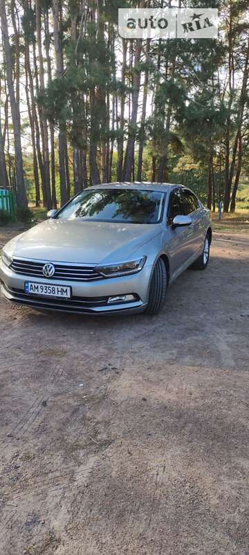 Седан Volkswagen Passat 2016 в Коростене