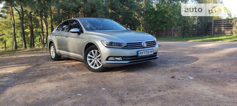 Седан Volkswagen Passat 2016 в Коростене