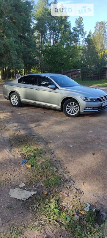 Седан Volkswagen Passat 2016 в Коростене