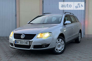 Универсал Volkswagen Passat 2010 в Сарнах