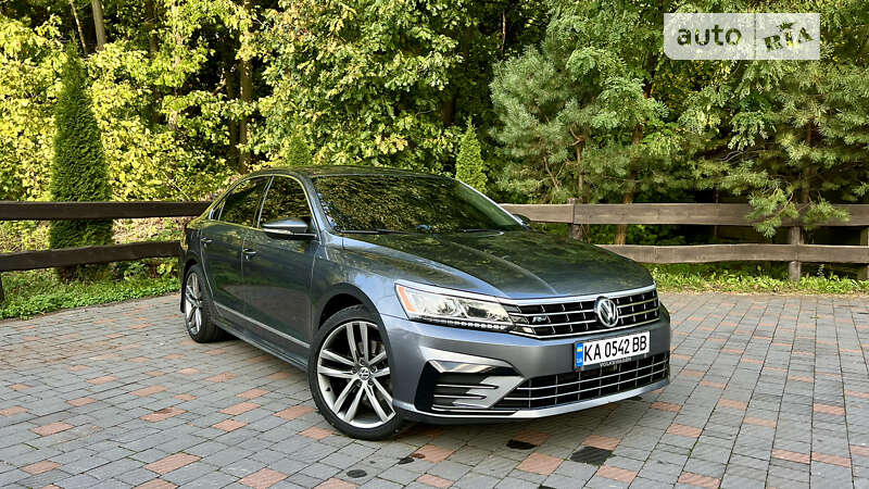 Седан Volkswagen Passat 2016 в Києві