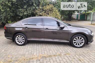 Седан Volkswagen Passat 2017 в Харькове