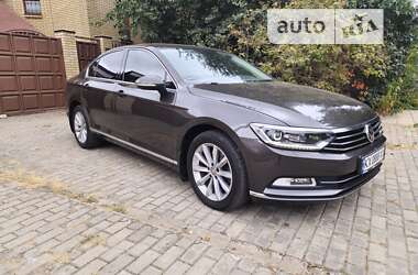 Седан Volkswagen Passat 2017 в Харькове