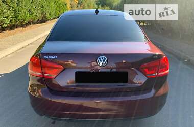 Седан Volkswagen Passat 2012 в Червонограде