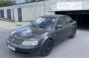 Седан Volkswagen Passat 1998 в Львове