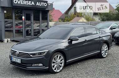 Седан Volkswagen Passat 2017 в Хмельницькому