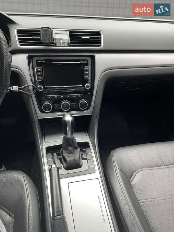 Седан Volkswagen Passat 2012 в Никополе