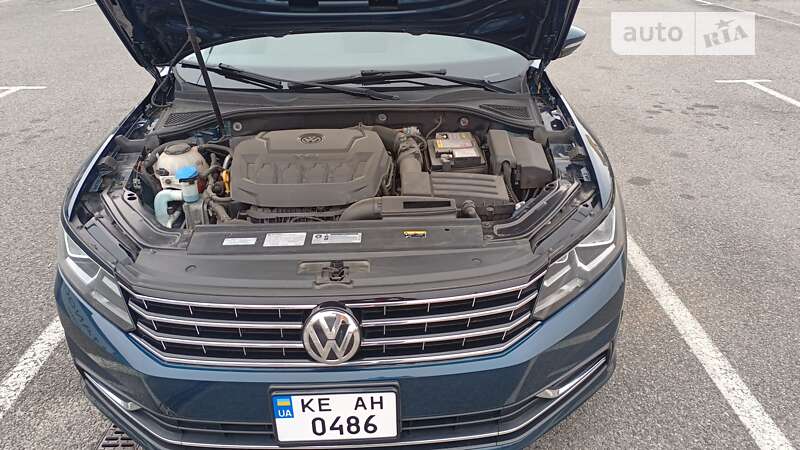 Седан Volkswagen Passat 2018 в Днепре