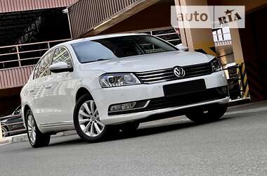 Седан Volkswagen Passat 2012 в Одессе