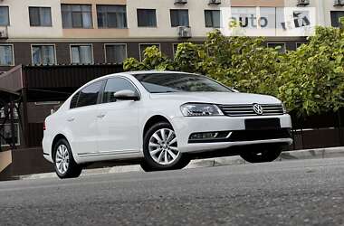 Седан Volkswagen Passat 2012 в Одессе