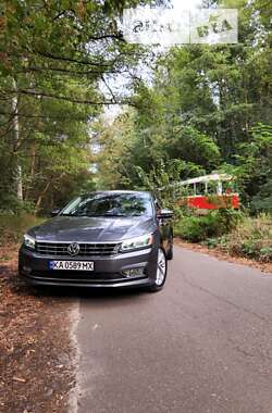 Седан Volkswagen Passat 2018 в Киеве