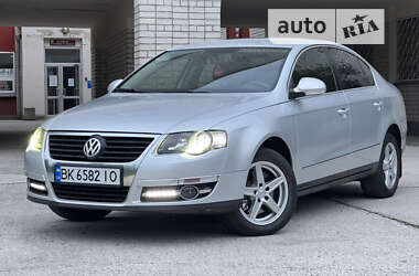 Седан Volkswagen Passat 2007 в Остроге