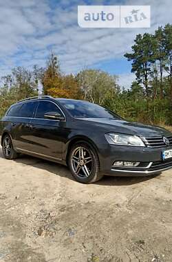 Универсал Volkswagen Passat 2011 в Житомире