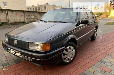 Седан Volkswagen Passat 1992 в Луцке