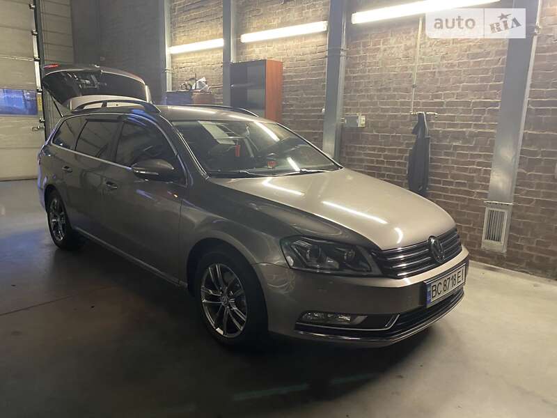 Универсал Volkswagen Passat 2011 в Львове