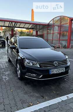 Універсал Volkswagen Passat 2011 в Львові