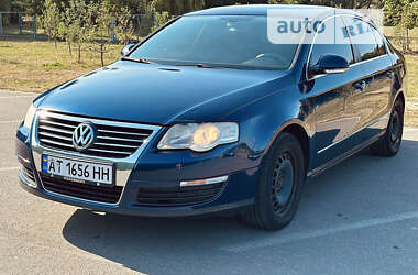 Седан Volkswagen Passat 2005 в Івано-Франківську