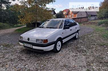 Седан Volkswagen Passat 1991 в Кременці