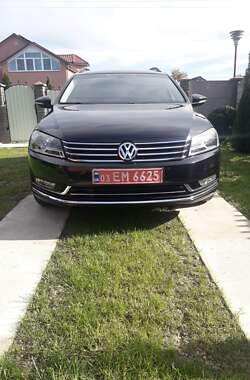 Универсал Volkswagen Passat 2011 в Бурштыне