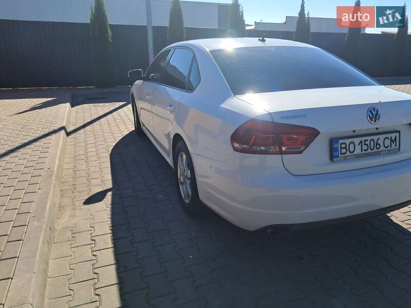 Седан Volkswagen Passat 2012 в Тернополе