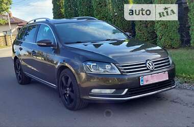 Універсал Volkswagen Passat 2012 в Рівному