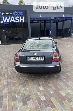 Седан Volkswagen Passat 2004 в Харкові