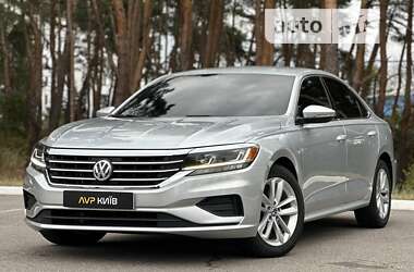 Седан Volkswagen Passat 2019 в Киеве